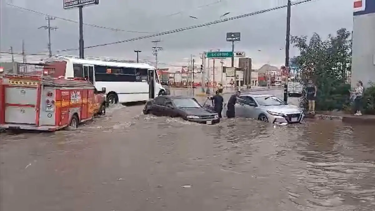 rescatan a adultos mayores